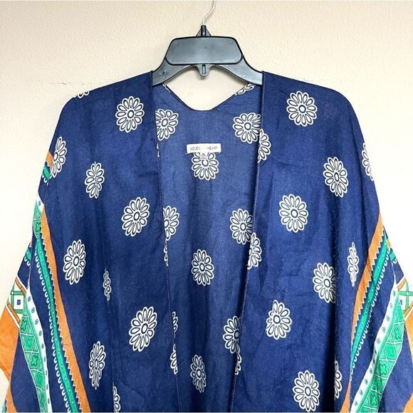 Woven Heart A Whole New World Kimono - Picture 2 of 8